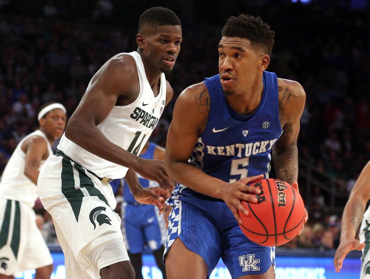 Kentucky extralusso, poi Kansas batte Duke