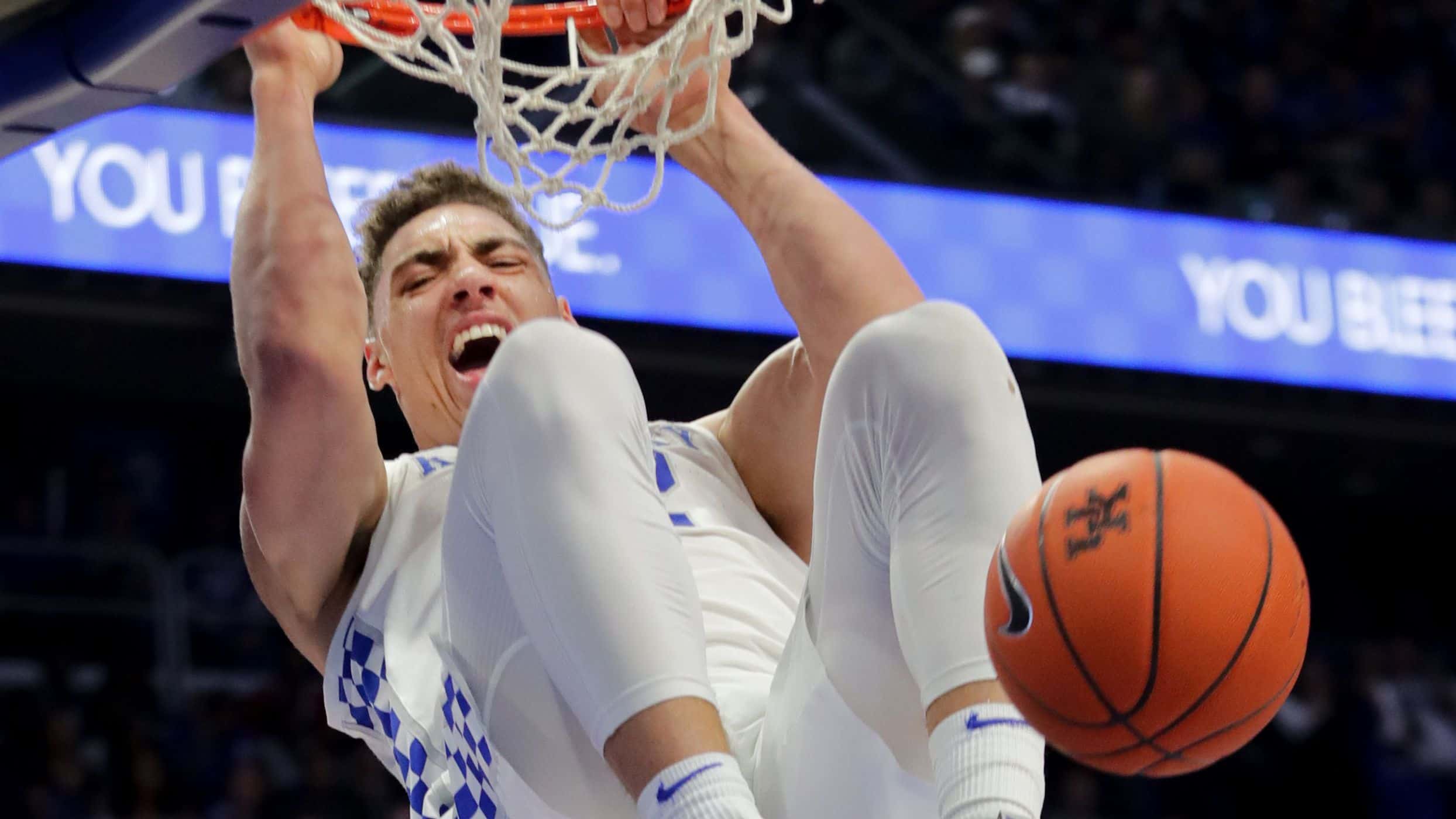 Più grossi e profondi, Kentucky batte Kansas