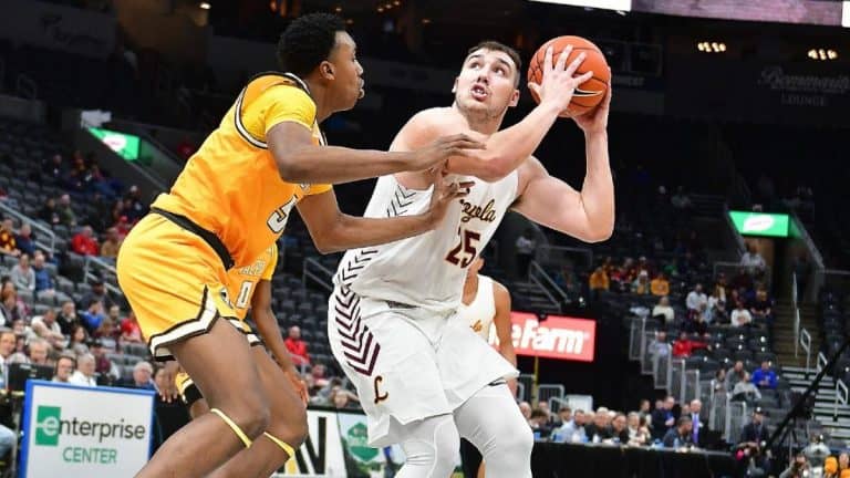 Cameron Krutwig Loyola Chicago Valpo Arch Madness