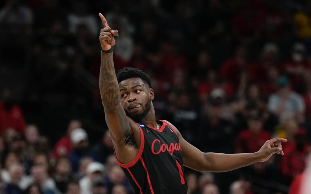 Arizona nelle sabbie di Houston, Villanova regola Michigan
